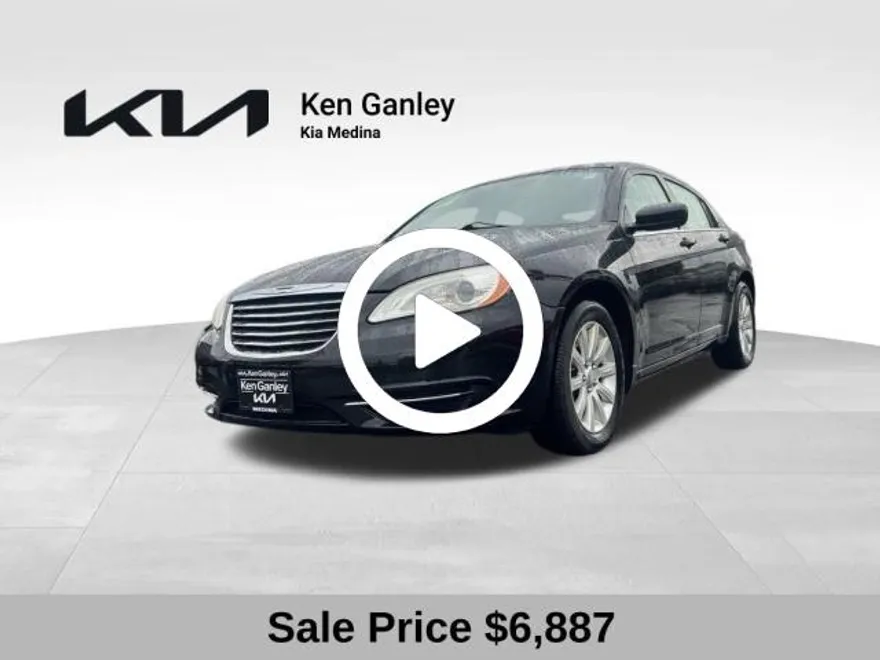 2012 Chrysler 200 Touring photo 1