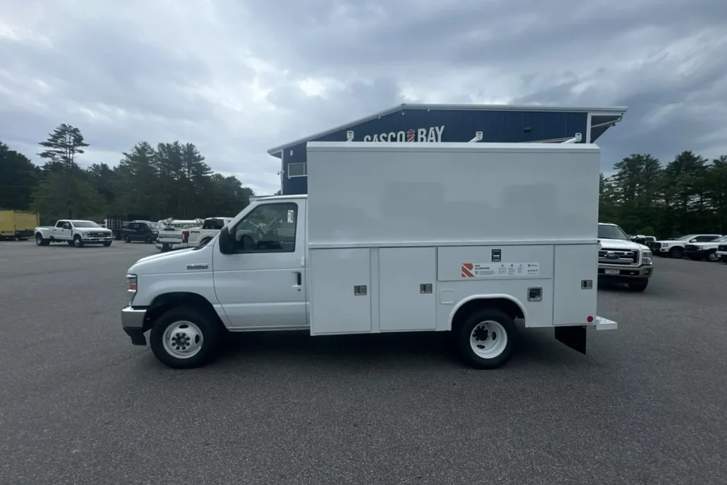 2026 Ford E-350 Base photo 1