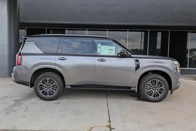 2026 Nissan Armada SL photo 1