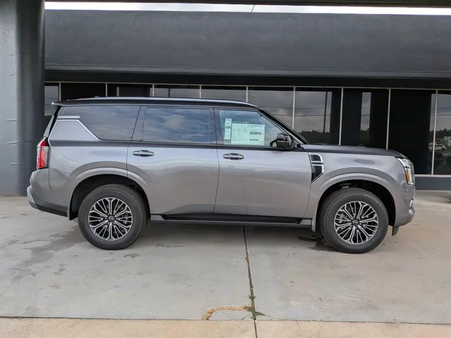 2026 Nissan Armada SL photo 1