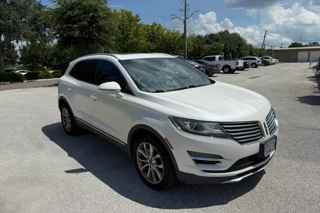 2015 Lincoln MKC Base photo 1