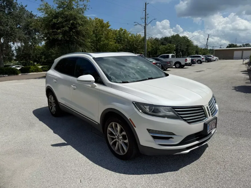 2015 Lincoln MKC Base photo 1