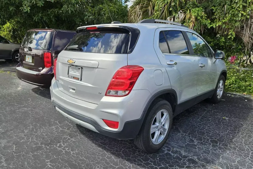2019 Chevrolet Trax LT photo 1