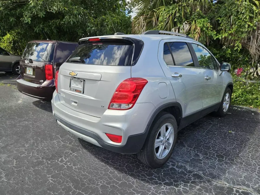 2019 Chevrolet Trax LT photo 1