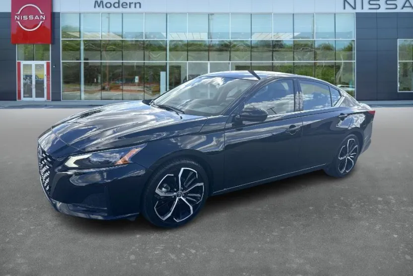 2024 Nissan Altima 2.5 SR photo 1