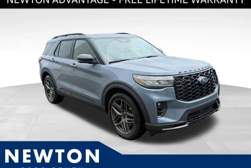 2025 Ford Explorer ST photo 1