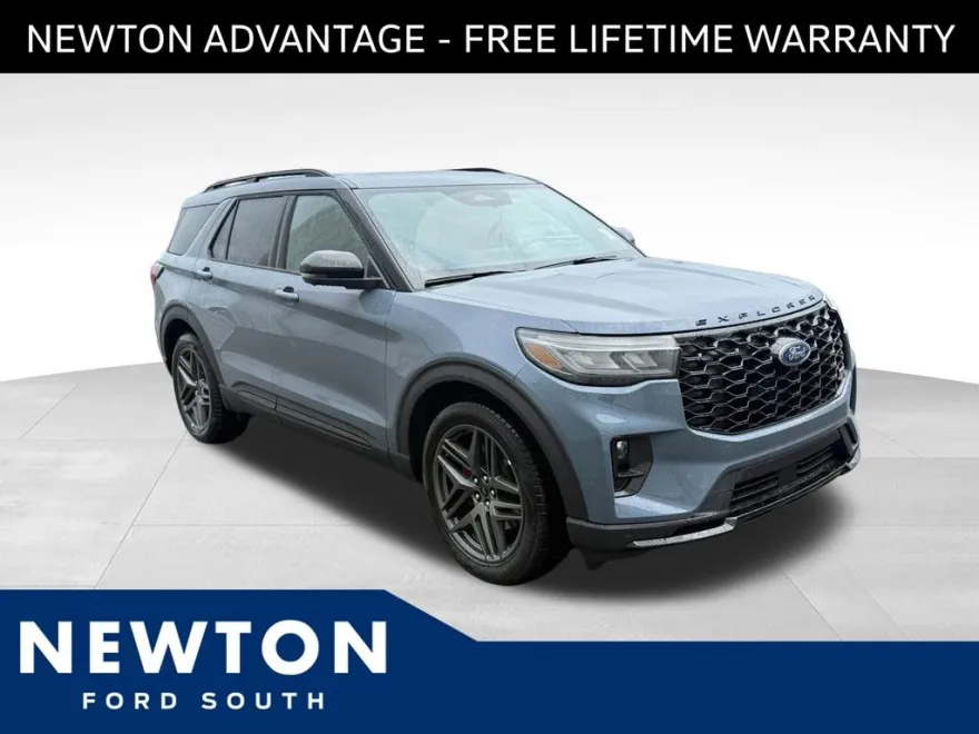 2025 Ford Explorer ST photo 1