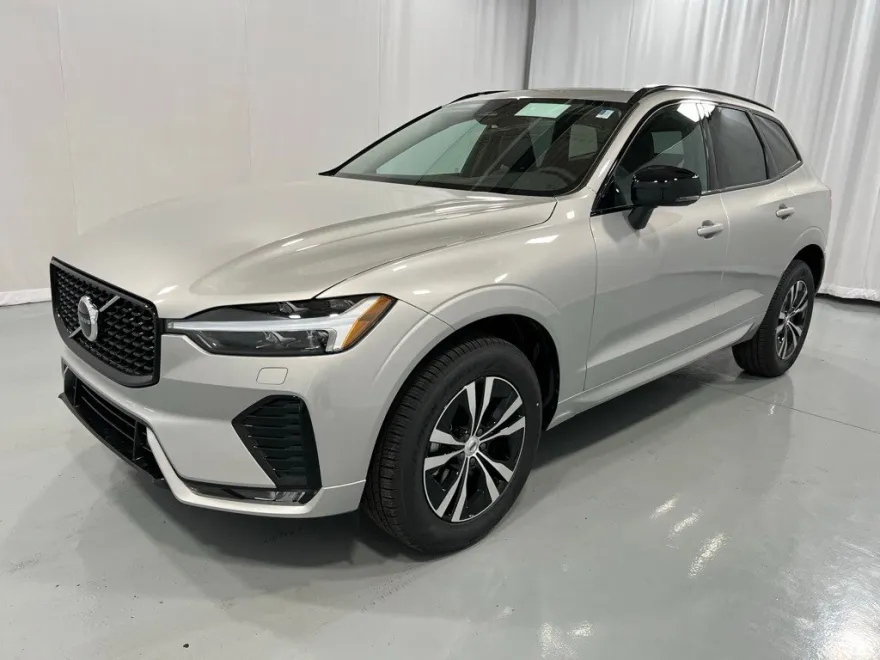 2025 Volvo XC60 B5 Core photo 1