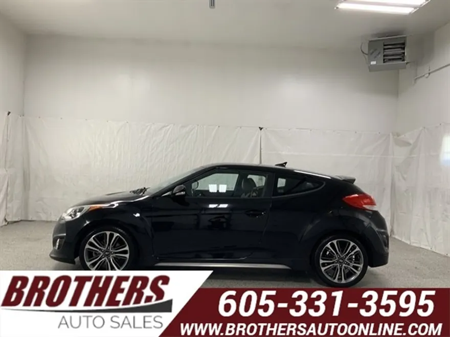 2016 Hyundai Veloster Turbo photo 1