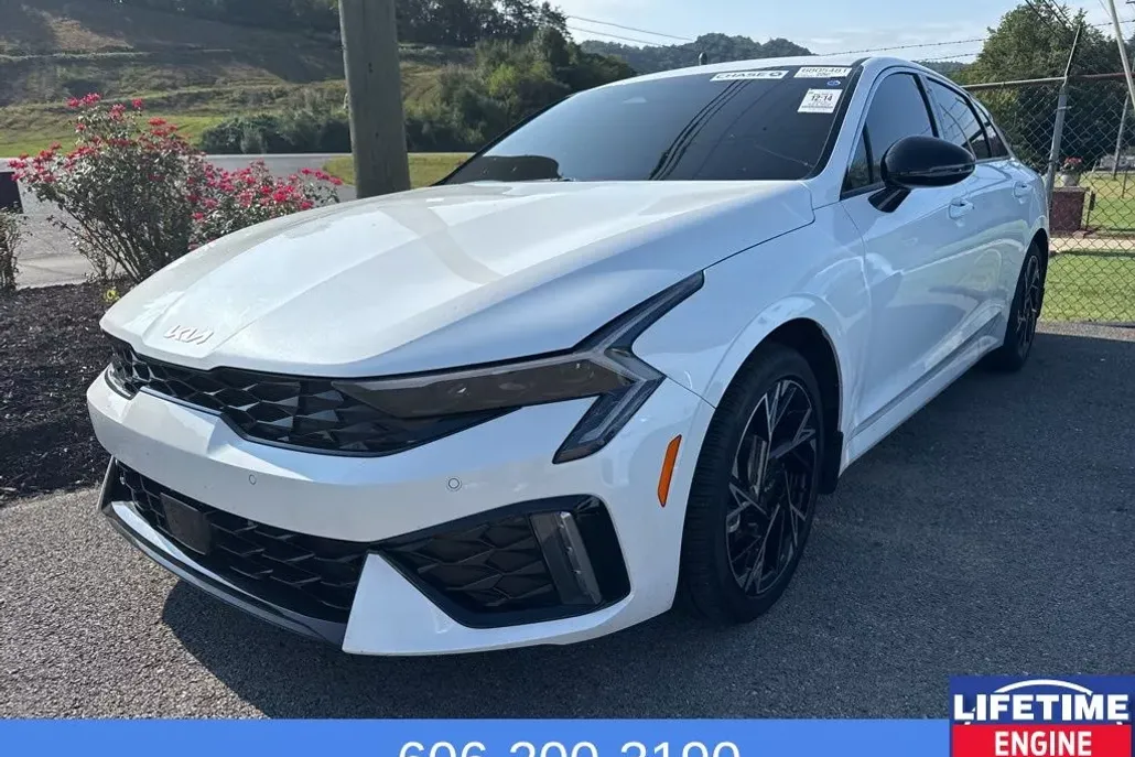 2025 Kia K5 GT-Line photo 1