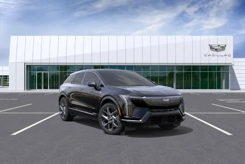2025 Cadillac Optiq Luxury photo 1