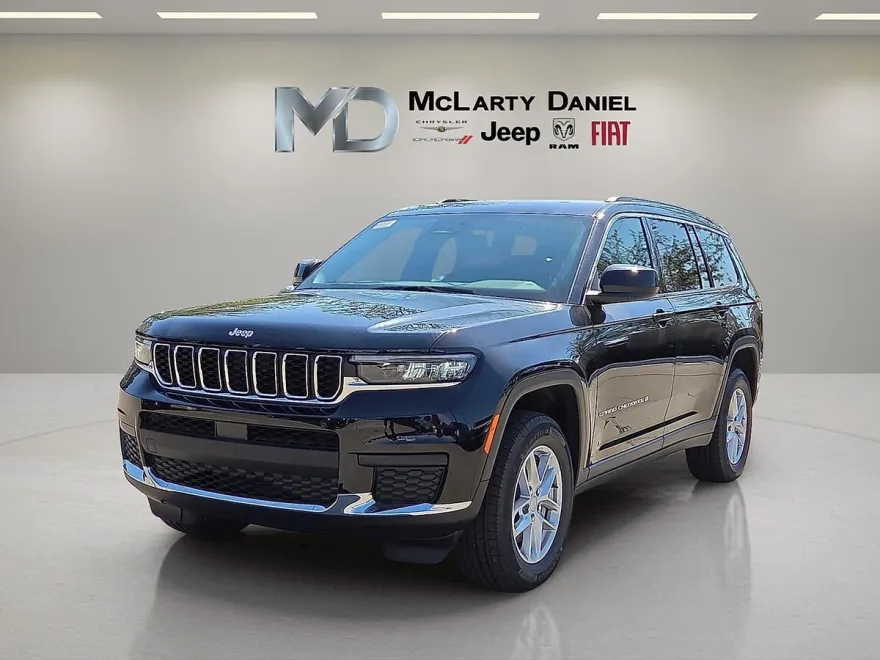 2025 Jeep Grand Cherokee Laredo Altitude photo 1