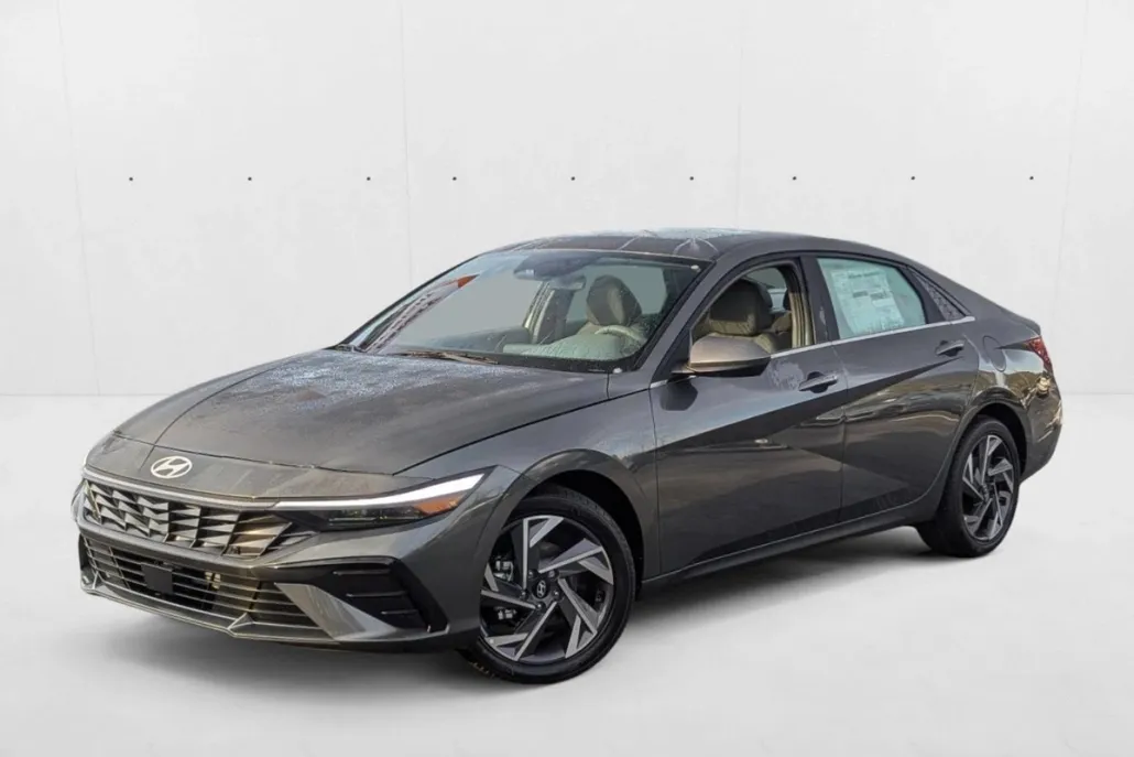 2025 Hyundai Elantra SEL Convenience photo 1