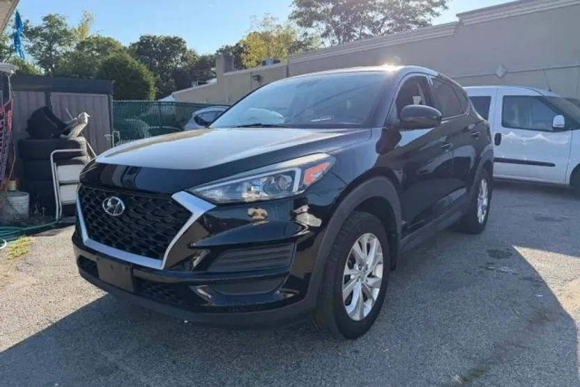 2019 Hyundai Tucson SE Sport photo 1