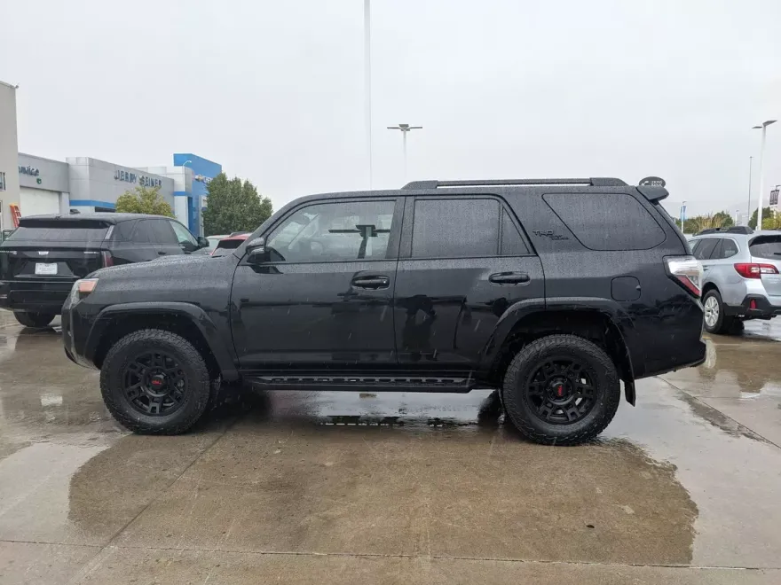 2023 Toyota 4Runner TRD Premium photo 1