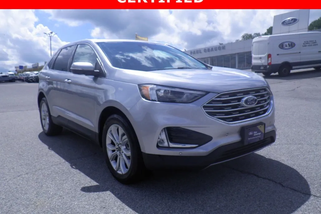 2024 Ford Edge Titanium photo 1
