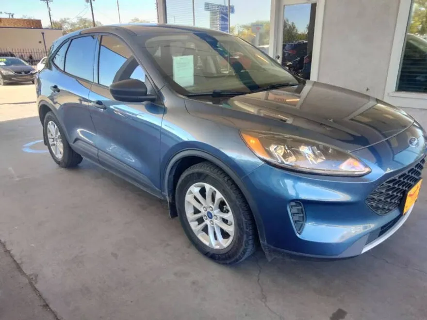 2020 Ford Escape S photo 1