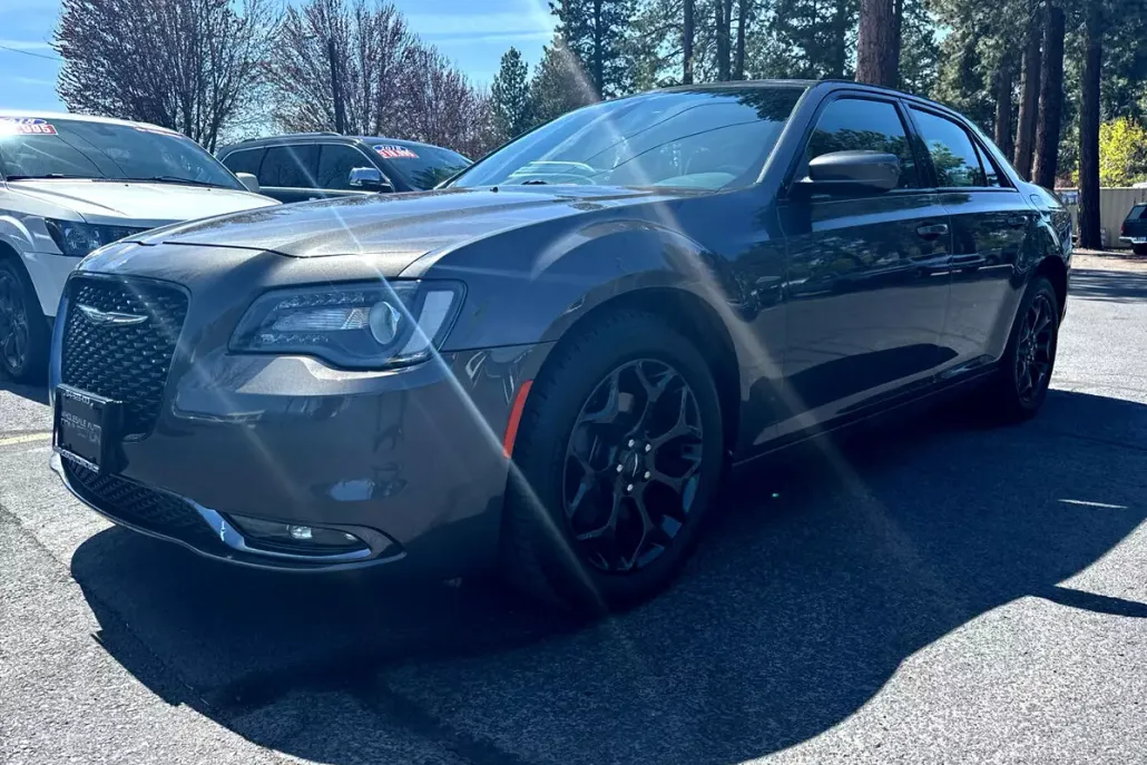 2019 Chrysler 300 S photo 1