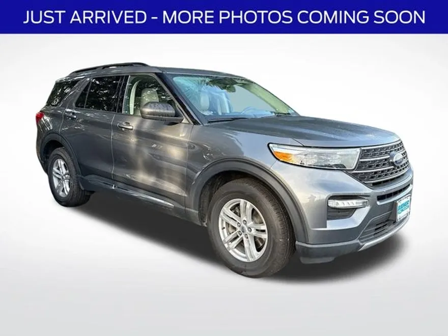 2022 Ford Explorer XLT photo 1