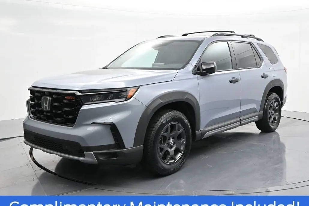 2023 Honda Pilot TrailSport photo 1