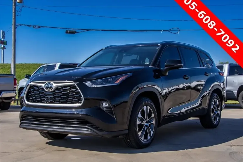 2021 Toyota Highlander XLE photo 1