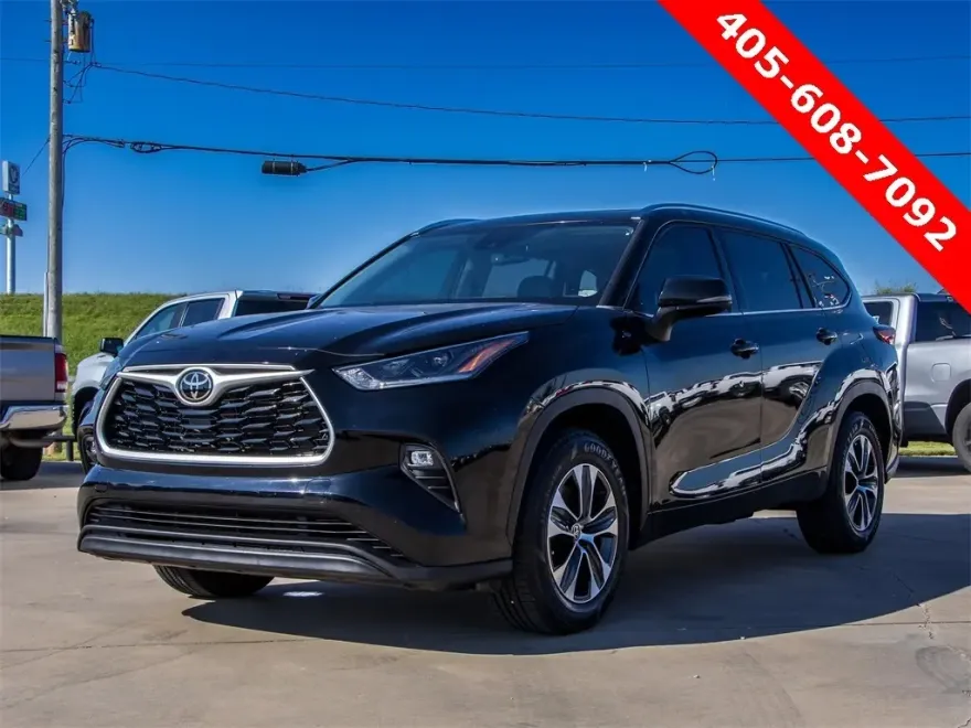 2021 Toyota Highlander XLE photo 1