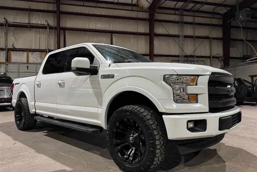2017 Ford F-150 Lariat photo 1