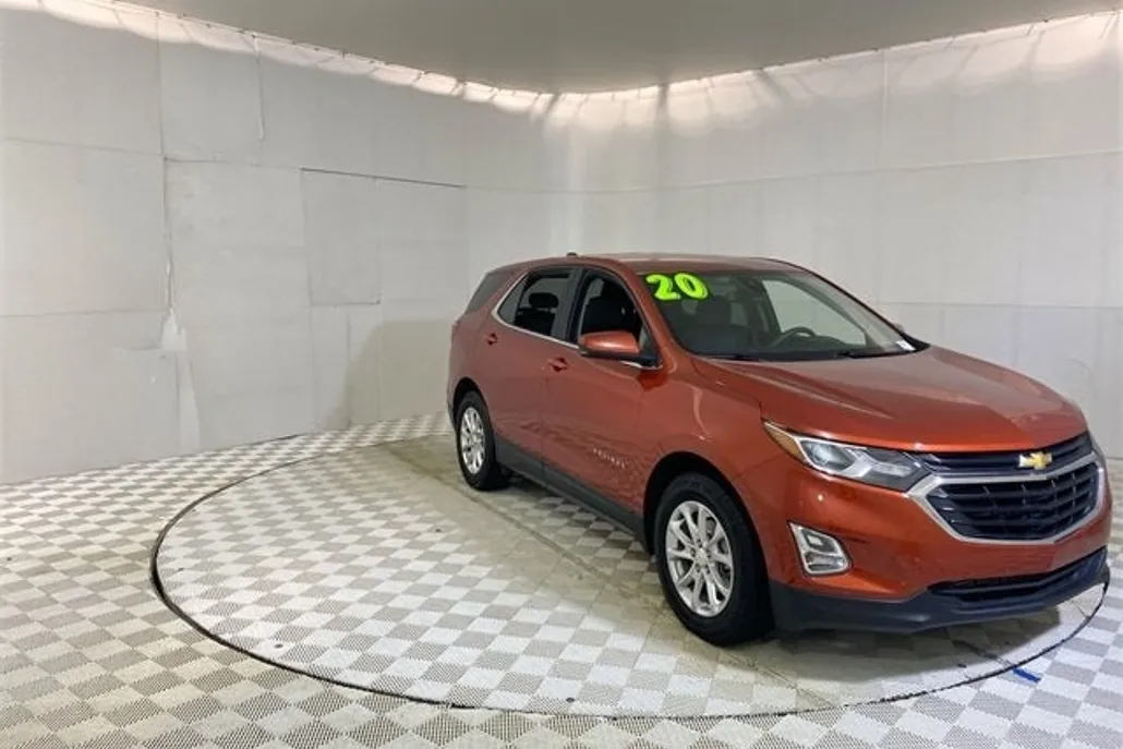 2020 Chevrolet Equinox LT photo 1