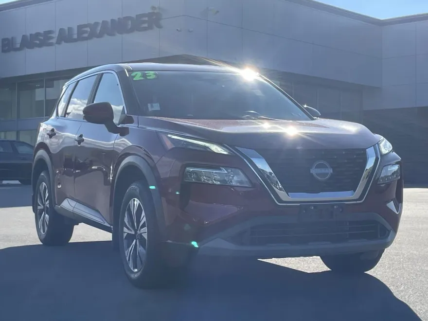 2023 Nissan Rogue AWD SV photo 1