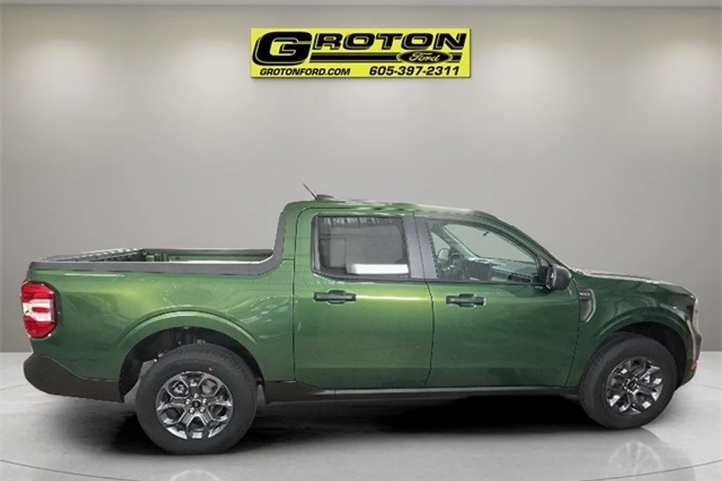 2025 Ford Maverick XLT photo 1
