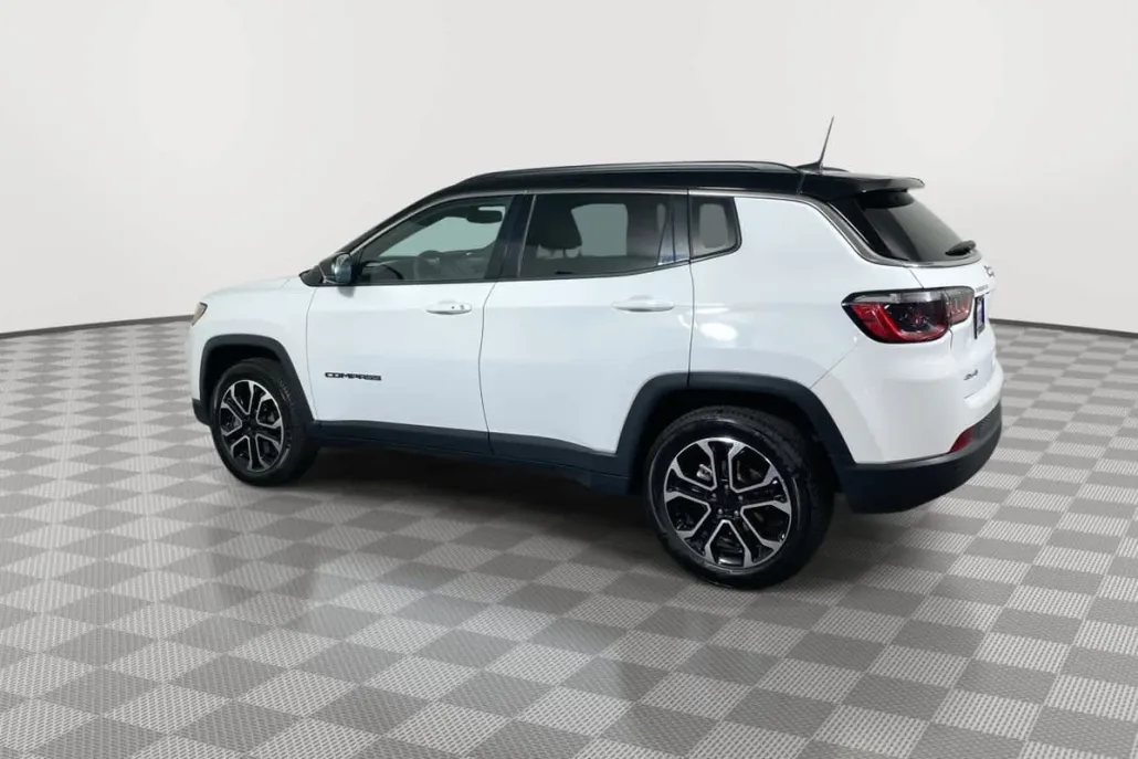 2024 Jeep Compass Limited photo 1