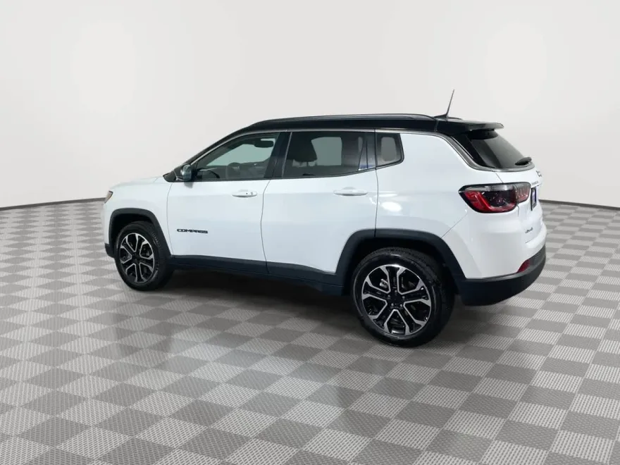2024 Jeep Compass Limited photo 1