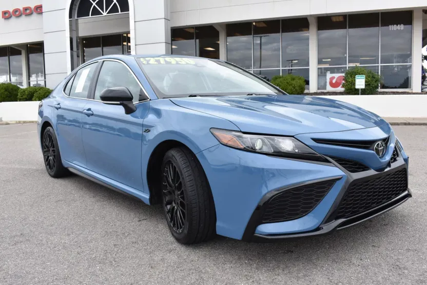 2023 Toyota Camry SE photo 1
