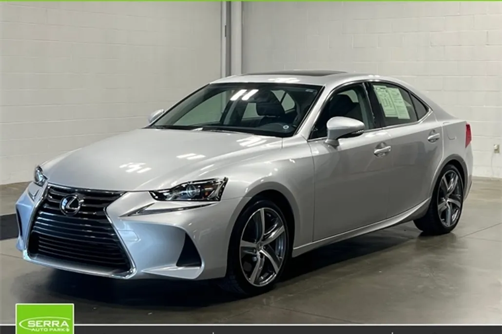 2017 Lexus IS 300 photo 1