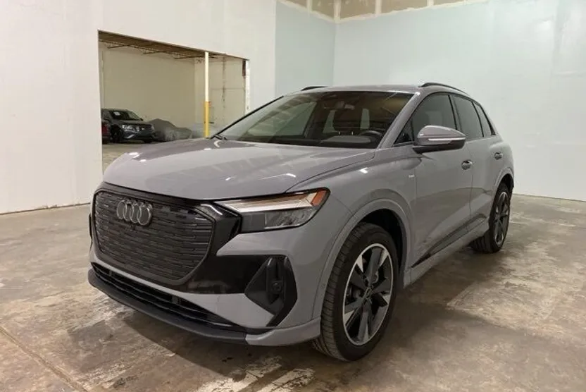 2024 Audi Q4 E-tron Premium Plus photo 1