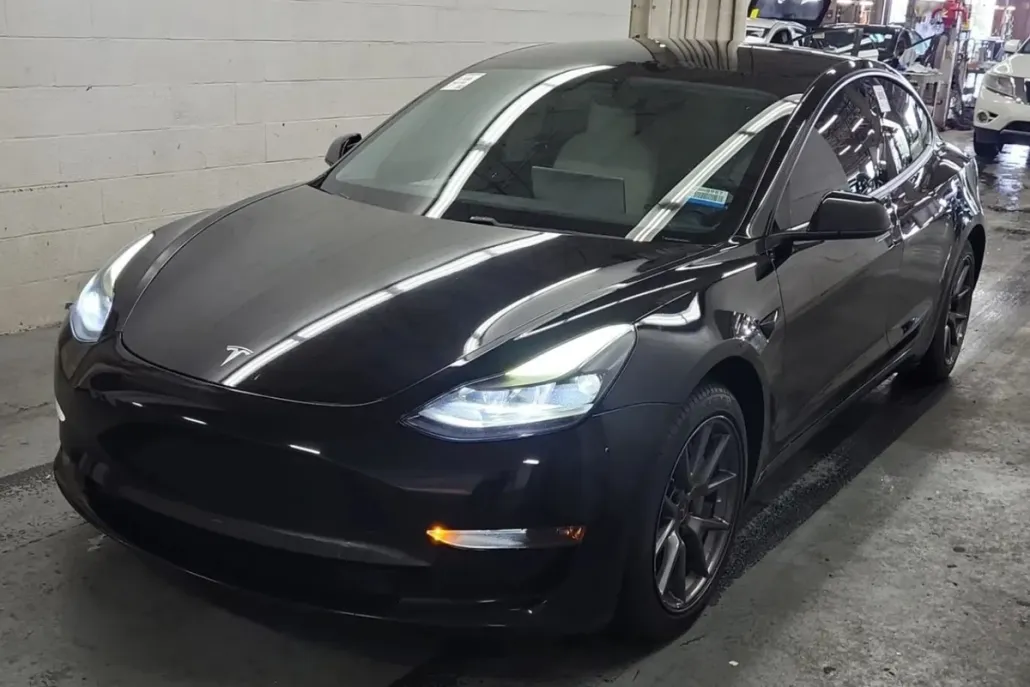 2021 Tesla Model 3 Long Range photo 1