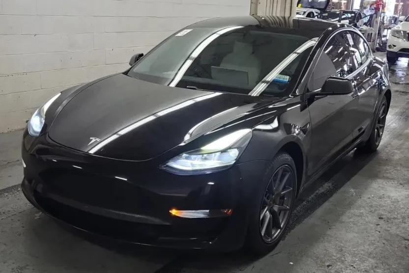 2021 Tesla Model 3 Long Range photo 1