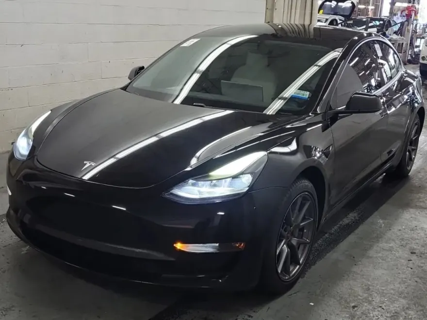 2021 Tesla Model 3 Long Range photo 1