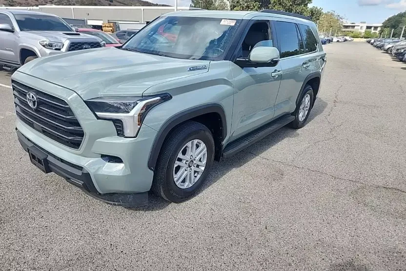 2025 Toyota Sequoia SR5 photo 1
