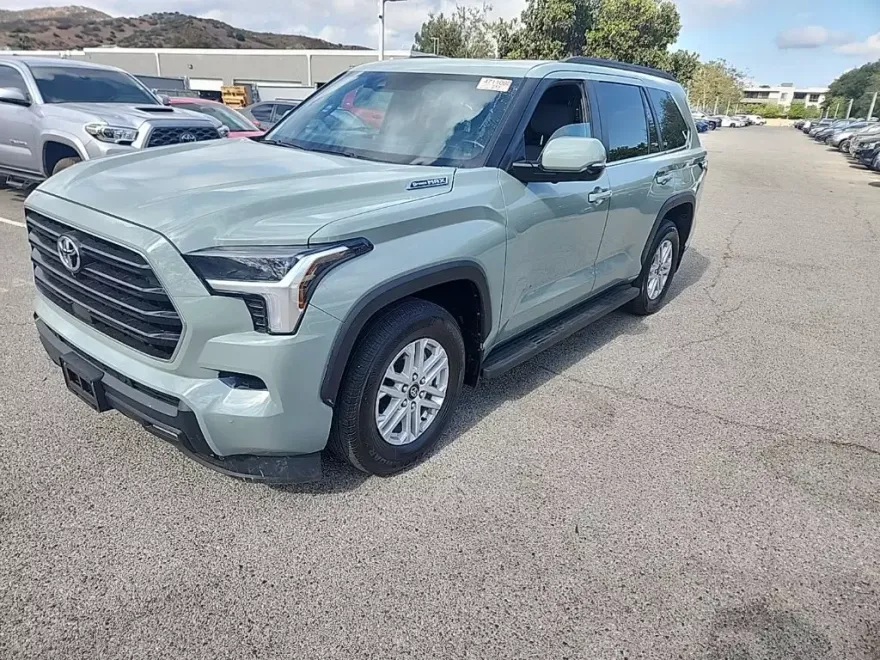 2025 Toyota Sequoia SR5 photo 1
