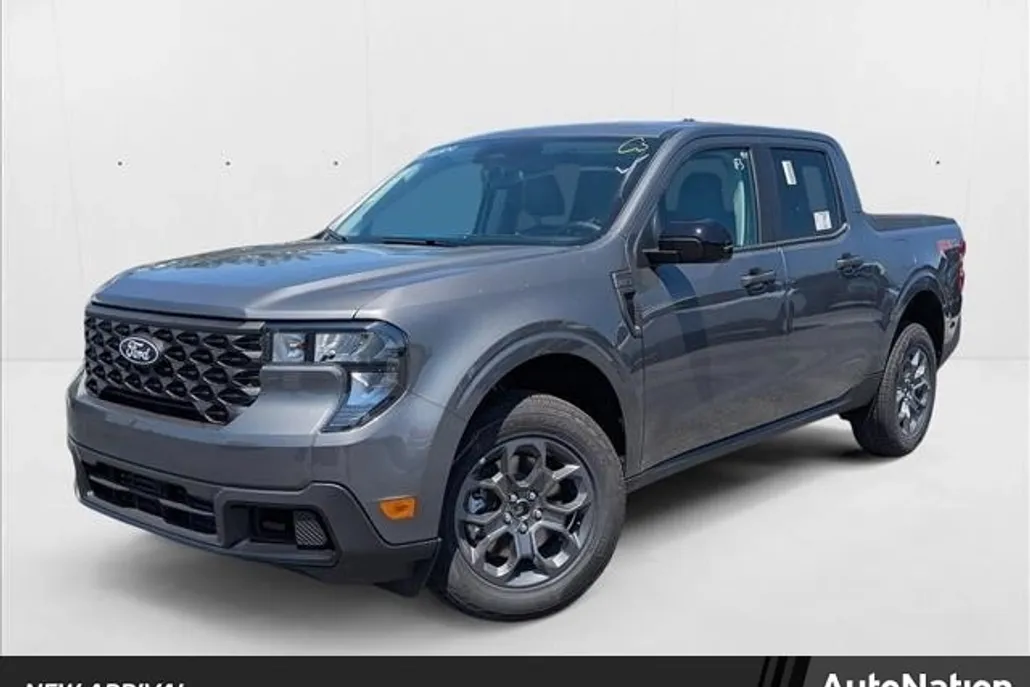 2025 Ford Maverick XLT photo 1