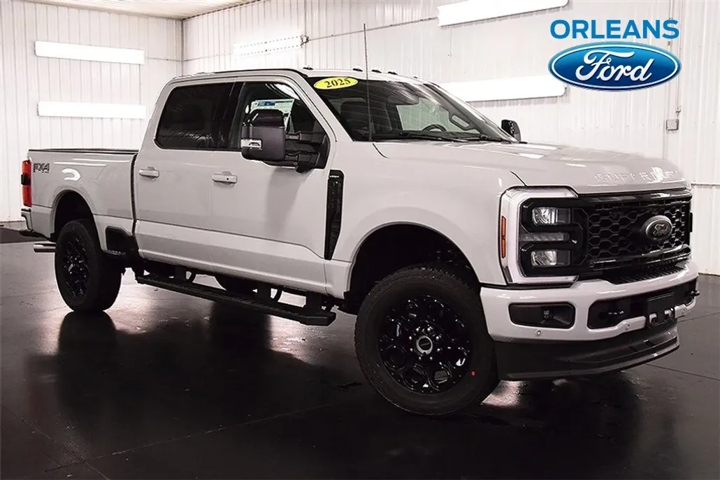 2025 Ford F-350 Lariat photo 1