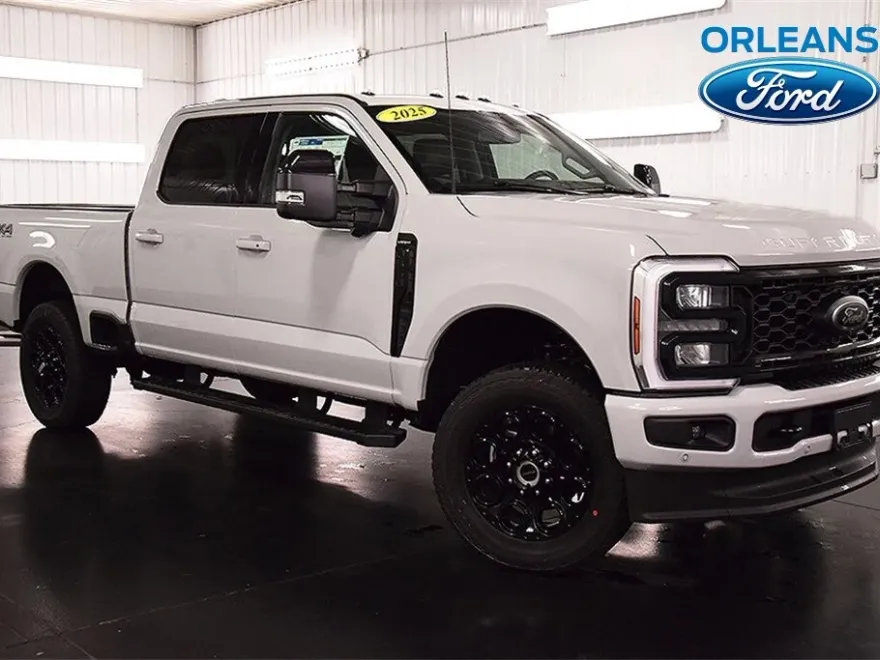 2025 Ford F-350 Lariat photo 1