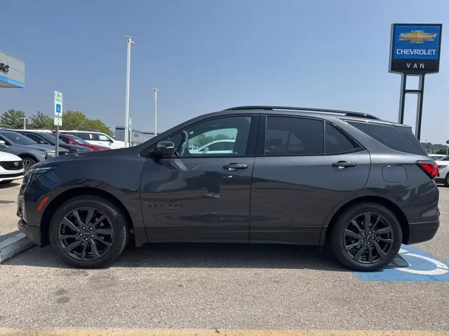 2022 Chevrolet Equinox RS photo 1