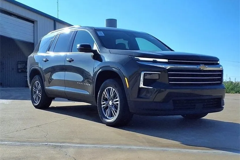 2024 Chevrolet Traverse photo 1