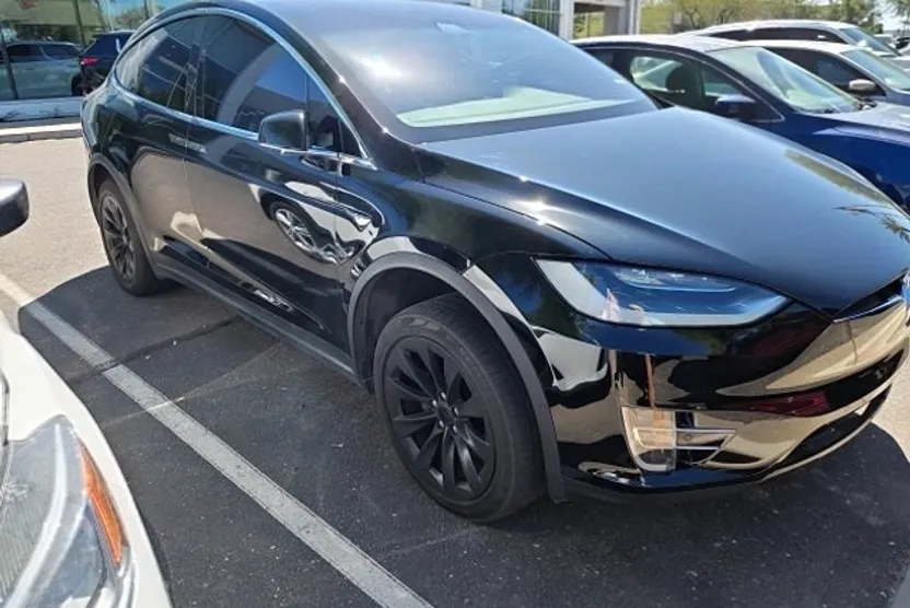 2018 Tesla Model X 75D photo 1