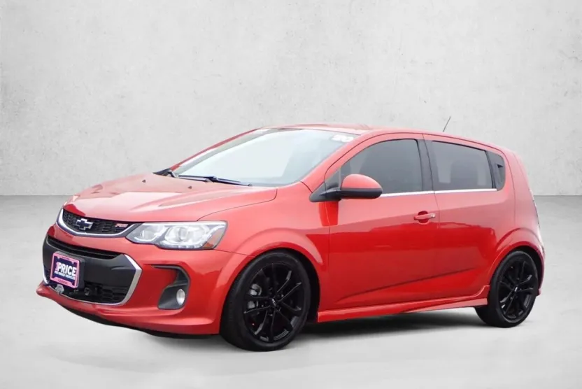 2020 Chevrolet Sonic Premier photo 1