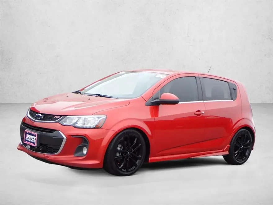 2020 Chevrolet Sonic Premier photo 1
