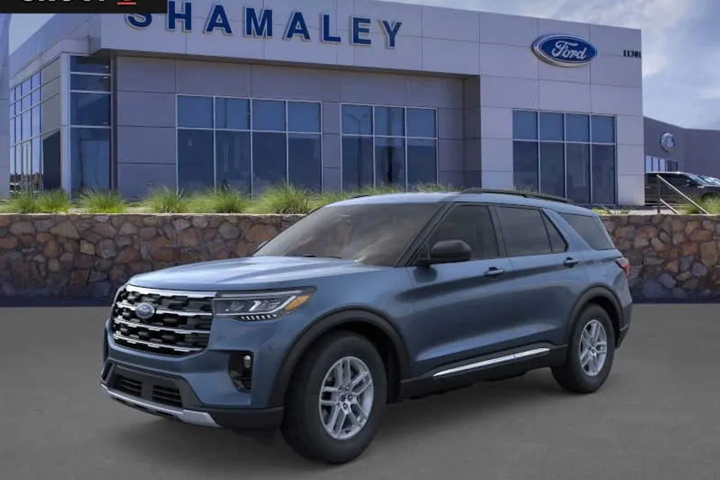 2025 Ford Explorer photo 1