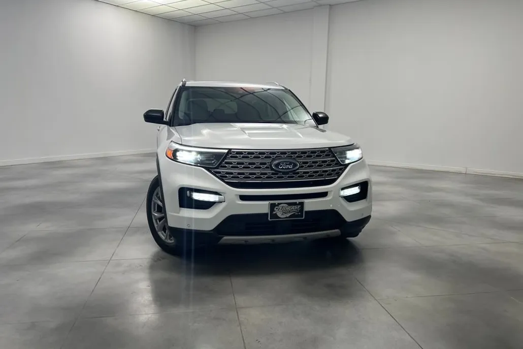 2023 Ford Explorer Limited photo 1